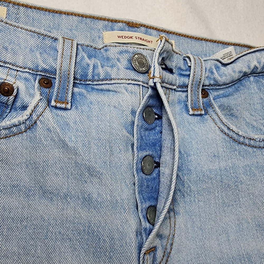 Levis Womens 501 Wedgie Straight High Rise Jeans 26x26 Button Fly Boho Light Wsh - Picture 4 of 16